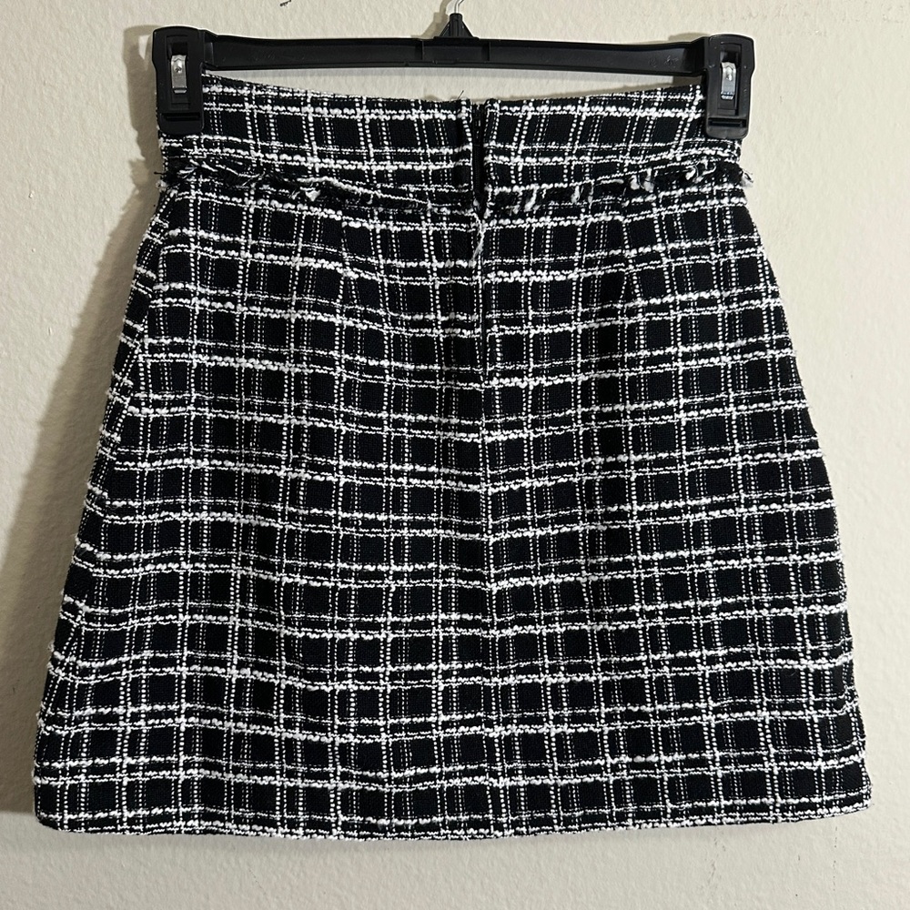 Black & White Plaid Tweed Mini Skirt with Decorative Buttons - Picture 6 of 7